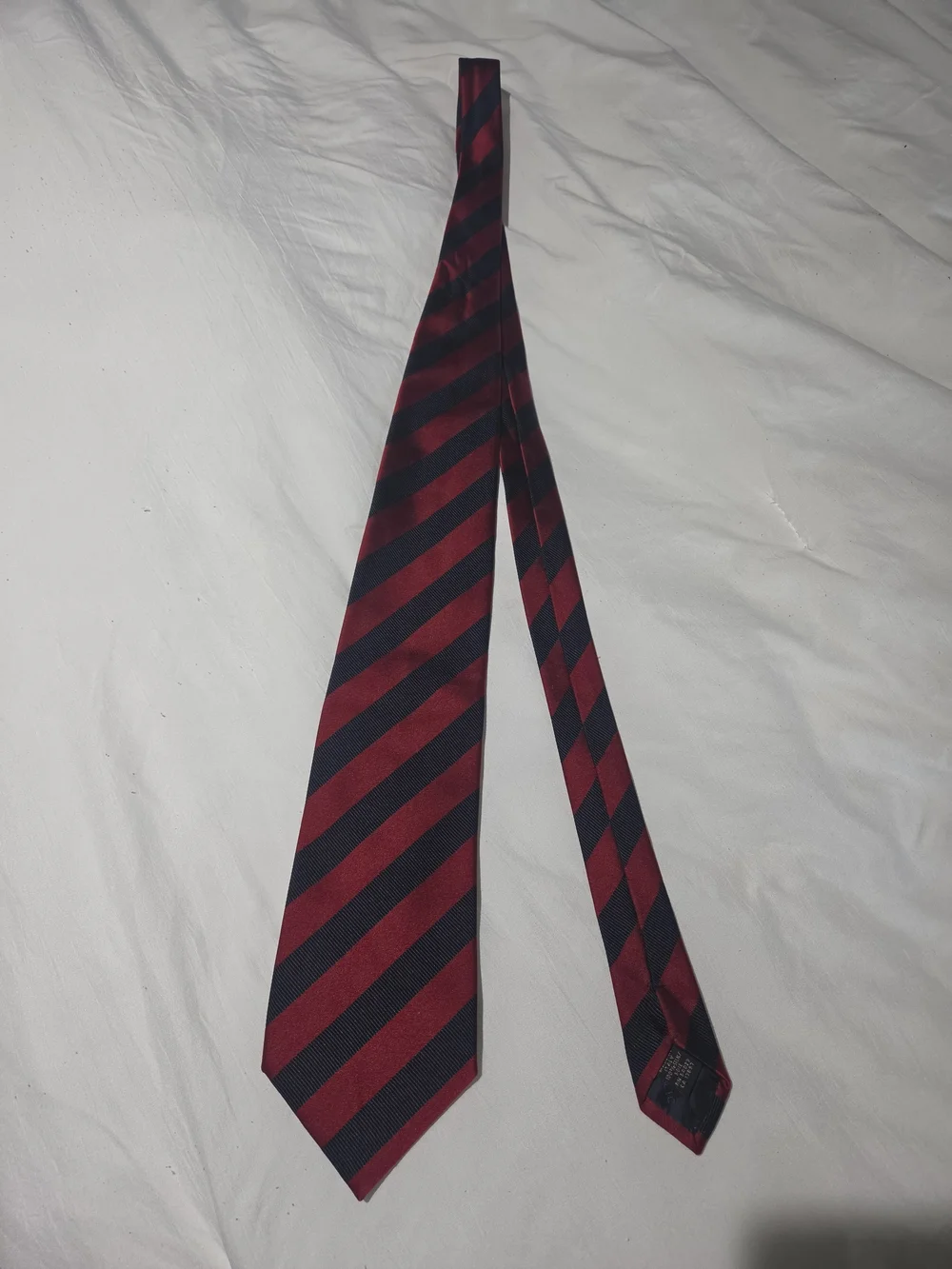 100% silk Ckassic Red Blue strip necktie from Banana Republic